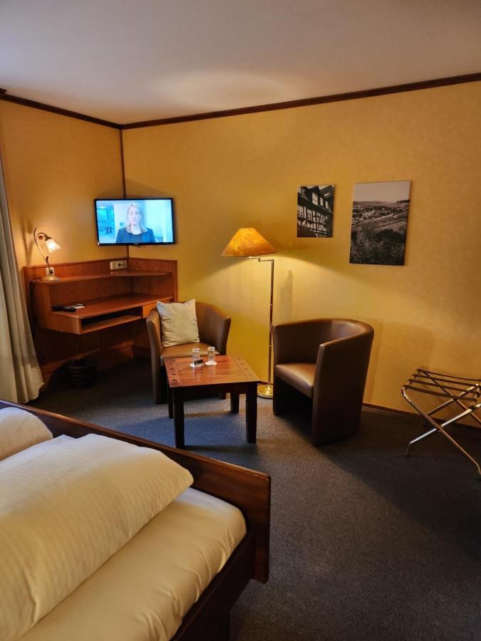 Hotel & Restaurant Sonnenhoefle ゾンマーハウゼン エクステリア 写真