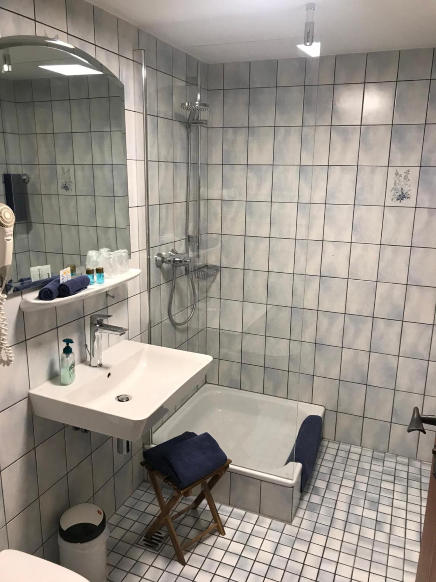 Hotel & Restaurant Sonnenhoefle ゾンマーハウゼン エクステリア 写真